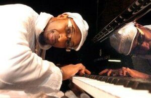 O reverenciado pianista cubano Omar Sosa está de volta à Bay Area para uma semana cheia de shows O reverenciado pianista cubano Omar Sosa está de volta à Bay Area para uma semana cheia de shows