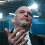 O senador democrata John Fetterman elogia Trump e apoia a ‘Operação Fúria Épica’