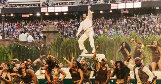 O show do intervalo do Apple Music Super Bowl de Bad Bunny (foto) estabeleceu novos recordes