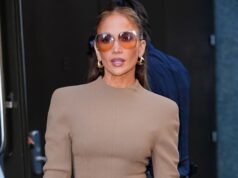 O suéter de US $ 4.245 de Jennifer Lopez é legal, mas esta versão de US $ 41 é igualmente luxuosa Suéteres brancos luxuosos de inverno