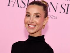 O sutiã esportivo ‘Rich Pilates Mom’ de Whitney Port não está esgotado (ainda) Jessica Alba na celebração ELLE Women in Hollywood 2025, realizada no Four Seasons Beverly Hills em 17 de novembro de 2025 em Los Angeles, Califórnia.