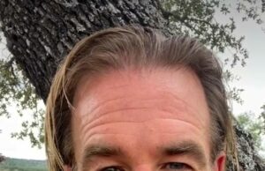 O vídeo comovente de 2023 de James Van Der Beek contando a seus entes queridos como sofrer se torna viral após sua morte O vídeo de 2023 de James Van Der Beek sobre o luto se tornou viral após sua dolorosa morte por câncer aos 48 anos (foto no vídeo)