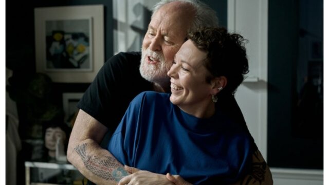 Olivia Colman sobre como 'Jimpa' a ajudou a redescobrir seu amor pela atuação e o medo de Hollywood pelas histórias queer: 'As pessoas estão muito nervosas'
