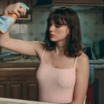 'Opalite' de Taylor Swift alcança o primeiro lugar, colocando-a empatada com o terceiro lugar entre os 100 líderes mais quentes de todos os tempos