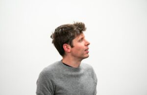 OpenAI, ainda não pública, levanta US$ 3 bilhões de investidores de varejo em uma monstruosa arrecadação de fundos de US$ 122 bilhões OpenAI supostamente finalizando negócio de US$ 100 bilhões com avaliação de mais de US$ 850 bilhões