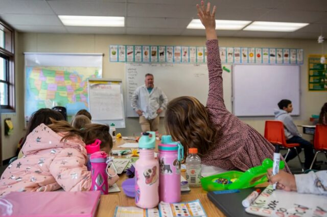 Opinião: Por que professores e escolas da Califórnia não conseguem corrigir pontuações baixas em testes por conta própria
