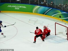 Os EUA venceram o Canadá no thriller da prorrogação para ganhar o ouro no hóquei nos Jogos Olímpicos de Inverno, com Jack Hughes, o herói Jack Hughes marca o histórico gol de ouro na vitória dos EUA sobre o Canadá pelo ouro olímpico