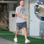 Paul Goldschmidt chegando ao acampamento esta manhã enquanto arremessadores e apanhadores se reportavam ao treinamento de primavera em 11 de fevereiro de 2026 no Steinbrenner Field.