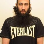 Zahid Iqbal (foto) foi condenado a 16 anos de prisão por sua participação em uma conspiração para bombardear uma base militar do Reino Unido