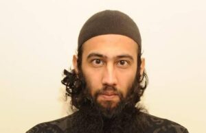 Os conservadores dizem que o terrorista inspirado na Al Qaeda que planejou bombardear uma base militar do Reino Unido DEVE ficar atrás das grades depois que as autoridades penitenciárias disseram que ele é perigoso demais para ser libertado Zahid Iqbal (foto) foi condenado a 16 anos de prisão por sua participação em uma conspiração para bombardear uma base militar do Reino Unido