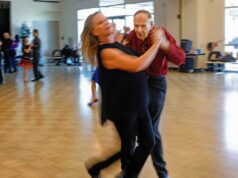 Os dançarinos do vibrante salão de baile da Bay Area chamam-no de “fonte da juventude” Os dançarinos do vibrante salão de baile da Bay Area chamam-no de "fonte da juventude"