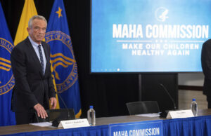 Os lunáticos da MAHA com certeza se consideram muito bem Um desenho animado de Jack Ohman.