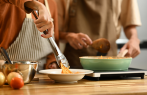 Os melhores utensílios de cozinha para tornar muito mais fácil cozinhar jantares durante a semana Os melhores utensílios de cozinha para tornar muito mais fácil cozinhar jantares durante a semana