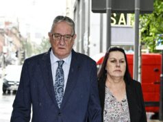 Os pais de Lucy Letby criticam o novo documentário da Netflix como “invasão completa de privacidade” e acusam o detetive principal de “rancor” contra eles nos primeiros comentários públicos desde que a enfermeira foi presa Os pais de Lucy Letby, John e Susan Letby, no Manchester Crown Court em 2023, durante o julgamento de sua filha