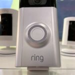 Câmeras de segurança em exibição.