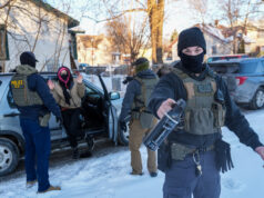 Os republicanos adoram a agenda ICE de Trump – a menos que seja em seu estado A senadora Susan Collins, R, Maine, questiona o secretário de Saúde e Serviços Humanos, Robert F. Kennedy Jr., durante uma audiência do subcomitê do Comitê de Dotações do Senado para examinar as estimativas orçamentárias propostas para o ano fiscal de 2026 para o Departamento de Saúde e Serviços Humanos, no Capitólio, terça-feira, 20 de maio de 2025, em Washington. (Foto AP/Manuel Balce Ceneta)