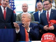 Os republicanos continuam fingindo que Trump pode resgatá-los em novembro 110525.2025_Election_Ass_Kicking_.jpg