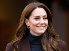Os tênis brancos de Kate Middleton são perfeitos do inverno à primavera Catherine, Princesa de Gales, deixa a National Curling Academy com o Príncipe William, Príncipe de Gales em 20 de janeiro de 2026 em Stirling, Escócia. O Príncipe e a Princesa de Gales visitaram hoje Stirling e Falkirk para destacar as tradições da herança escocesa e as formas como ligam as comunidades.