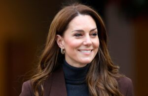 Os tênis brancos de Kate Middleton são perfeitos do inverno à primavera Catherine, Princesa de Gales, deixa a National Curling Academy com o Príncipe William, Príncipe de Gales em 20 de janeiro de 2026 em Stirling, Escócia. O Príncipe e a Princesa de Gales visitaram hoje Stirling e Falkirk para destacar as tradições da herança escocesa e as formas como ligam as comunidades.
