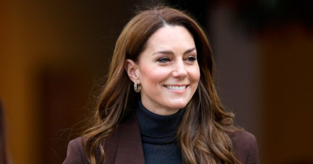 Catherine, Princesa de Gales, deixa a National Curling Academy com o Príncipe William, Príncipe de Gales em 20 de janeiro de 2026 em Stirling, Escócia. O Príncipe e a Princesa de Gales visitaram hoje Stirling e Falkirk para destacar as tradições da herança escocesa e as formas como ligam as comunidades.