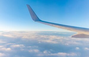 Outra grande companhia aérea cancela todos os voos para os EUA A Air Transat está descontinuando seus últimos três voos de Quebec para a Flórida até a primavera de 2026.Shutterstock