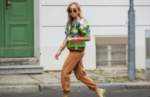 PSA: Blusas estampadas coloridas são a tendência do inverno à primavera blusa