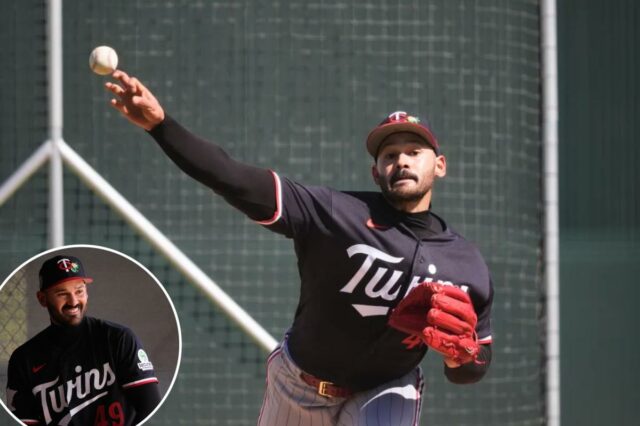 O arremessador do Minnesota Twins, Pablo Lopez, lança durante um treino de beisebol na primavera.