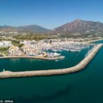 A polícia está investigando a morte de um turista britânico que morreu após mergulhar da varanda do sexto andar de seu hotel na Costa del Sol