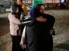 Palestinos retornam a Gaza após reabertura limitada da passagem de Rafah Palestinos retornam a Gaza após reabertura limitada da passagem de Rafah