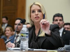 Pam Bondi enfrenta ameaça de intimação do democrata com provas intermediárias à vista Pam Bondi enfrenta ameaça de intimação do democrata com provas intermediárias à vista