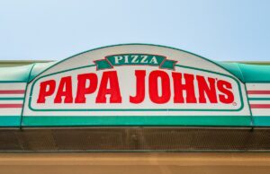 Papa Johns fechando centenas de lojas Papa Johns fechando centenas de lojas