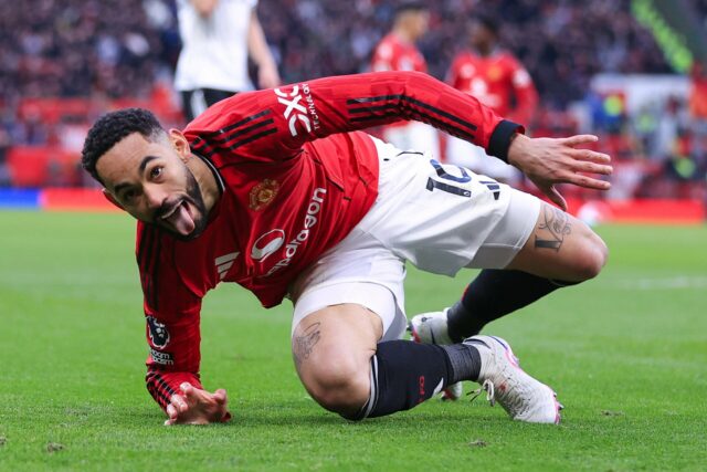 Matheus Cunha walks off after a victory