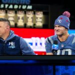 Patriots QB Drake Maye reage ao fato de Mike Vrabel ser eleito o técnico do ano da NFL