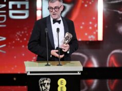 Paul Thomas Anderson diz ‘Eu me sinto como a garota mais bonita da sala’ depois de ganhar o prêmio BAFTA de melhor diretor, dedica o prêmio ao falecido produtor de ‘One Battle’, Adam Somner Paul Thomas Anderson diz 'Eu me sinto como a garota mais bonita da sala' depois de ganhar o prêmio BAFTA de melhor diretor, dedica o prêmio ao falecido produtor de 'One Battle', Adam Somner