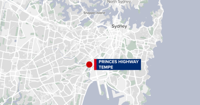 Pedestre morre após ser atropelado por ônibus em Sydney
