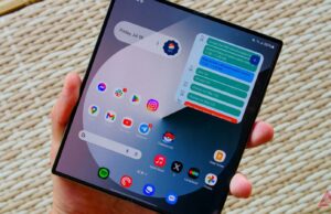 Pela primeira vez, as metas de produção do Fold da Samsung estão ultrapassando o Flip Melhor imagem de recurso AP de telefones dobráveis com Samsung Galaxy Z Fold 6 à esquerda e Motorola Razr + (2024) à esquerda