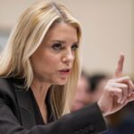 A procuradora-geral Pam Bondi testemunhou perante uma audiência de supervisão do Comitê Judiciário da Câmara em Washington na quarta-feira.