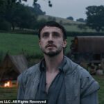 O filme britânico mais indicado deste ano é um retrato marcante da dor de Agnes Hathaway e William Shakespeare (Jessie Buckley e Paul Mescal) pela morte de seu filho - Hamnet