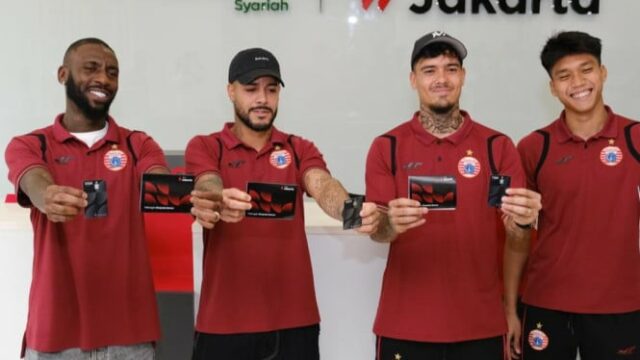 Persija Jakarta abraça Jakmania por meio de educação financeira baseada Persija Jakarta abraça Jakmania por meio de educação financeira baseada na comunidade