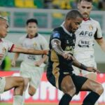 Persik Kediri parece feroz no meio de uma forte chuva, Dewa United é forçado a voltar para casa de mãos vazias