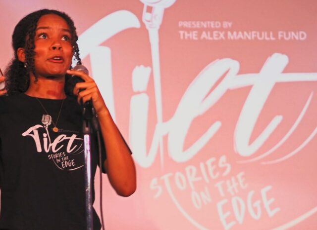 Pessoas comuns compartilham suas histórias particulares no 'TILT' de Berkeley
