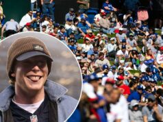 Pete Crow-Armstrong, All-Star do Cubs, atira nos fãs dos Dodgers da cidade que o criou Pete Crow-Armstrong vestindo uma camisa do Chicago Bears, sorrindo, com neve caindo ao seu redor.