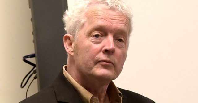 Pete Finney, guitarrista de aço que excursionou com Patty Loveless e Reba McEntire, morre aos 70 anos
