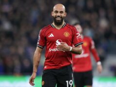 Peter Crouch nomeia Bryan Mbeumo como sua contratação da temporada na Premier League Peter Crouch nomeia Bryan Mbeumo como sua contratação da temporada na Premier League