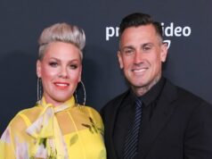 Pink nega que ela e o marido Carey Hart se separaram: ‘Não acredite no hype’ Pink e Carey Hart na estreia de P!NK: ALL I KNOW SO FAR no Hollywood Bowl em 17 de maio de 2021 em Los Angeles.