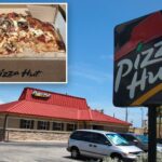 Restaurante Pizza Hut com telhado vermelho e uma grande placa em primeiro plano, localizado na Flórida, EUA.