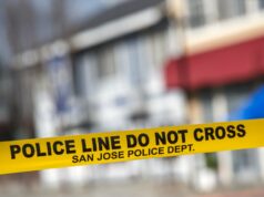 Polícia: dois mortos em tiroteio no shopping West San Jose Polícia: dois mortos em tiroteio no shopping West San Jose