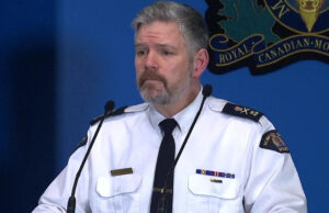 Polícia nomeia suspeito de tiroteio em escola no Canadá como Jesse Van Rootselaar, de 18 anos Yahoo news home