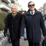 Polícia norueguesa revista propriedades do ex-primeiro-ministro Jagland por causa de ligações com Epstein