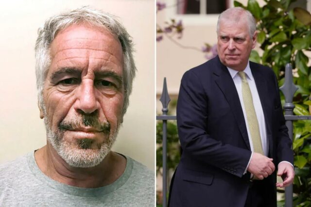 Mugshot de Jeffrey Epstein com cabelos e barba grisalhos, vestindo uma camiseta cinza.